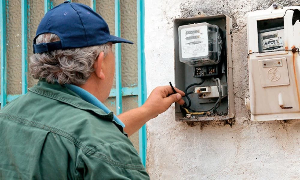 Διευκρινίσεις ΔΕΗ για την διακοπή ρεύματος σε οικογένεια στο Παγκράτι